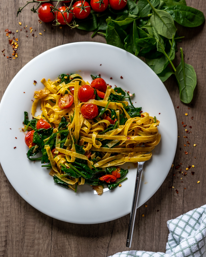 Spinach and tomato tagliatelle